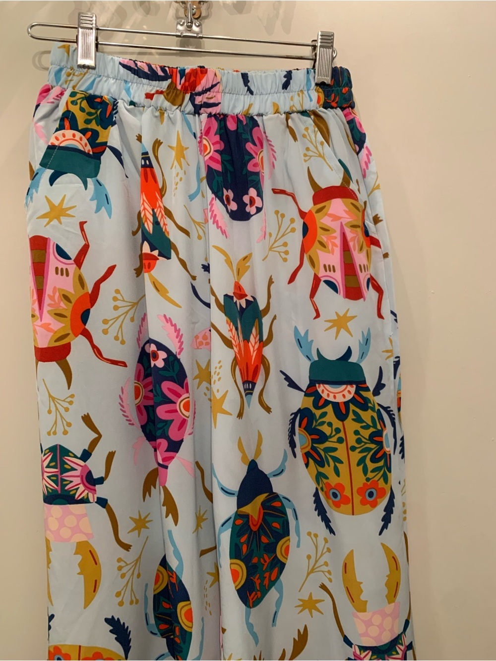 NWOT! COLORFUL HIGH WAIST, COLORFUL, WIDE LEG, SILKY PANTS. EXCELLENT CONDITION! - Picture 3 of 6